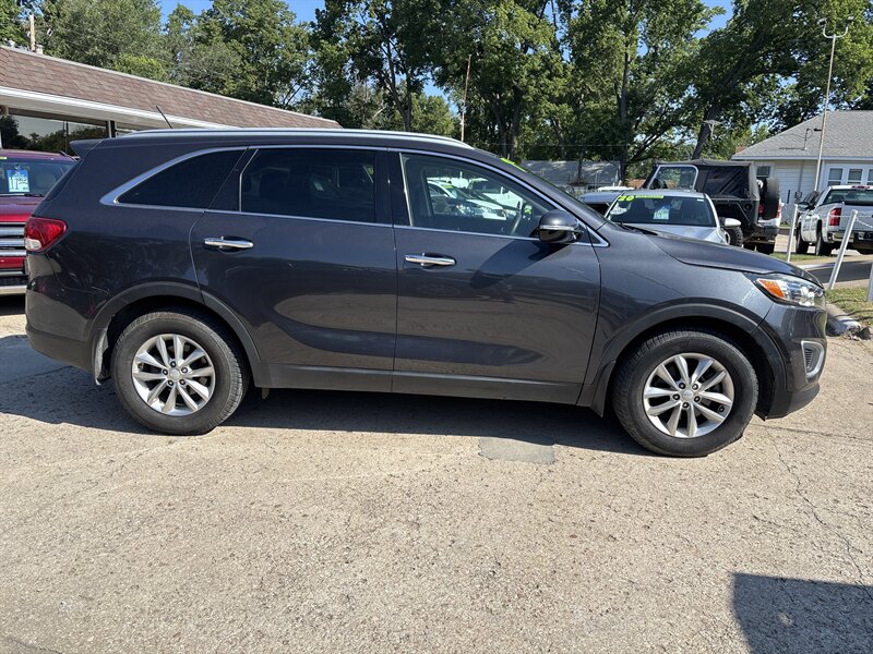 2017 Kia Sorento L  