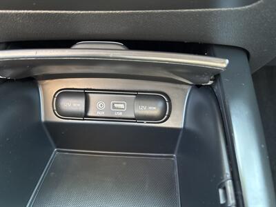 2017 Kia Sorento L   - Photo 27 - Topeka, KS 66608