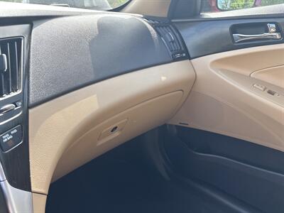 2011 Hyundai Sonata Limited   - Photo 21 - Topeka, KS 66608