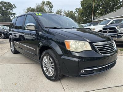 2016 Chrysler Town & Country Touring-L - Photo 7 - Topeka, KS 66608