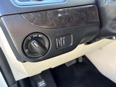 2016 Dodge Grand Caravan SXT Plus   - Photo 15 - Topeka, KS 66608