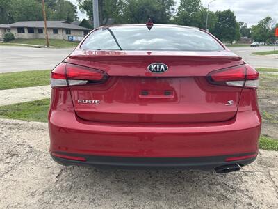 2017 Kia Forte S   - Photo 4 - Topeka, KS 66608