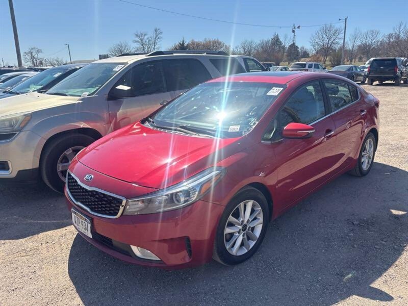 2017 Kia Forte S   - Photo 1 - Topeka, KS 66608