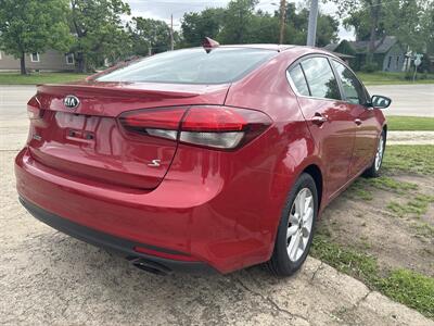 2017 Kia Forte S   - Photo 3 - Topeka, KS 66608