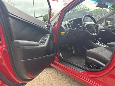 2017 Kia Forte S   - Photo 9 - Topeka, KS 66608
