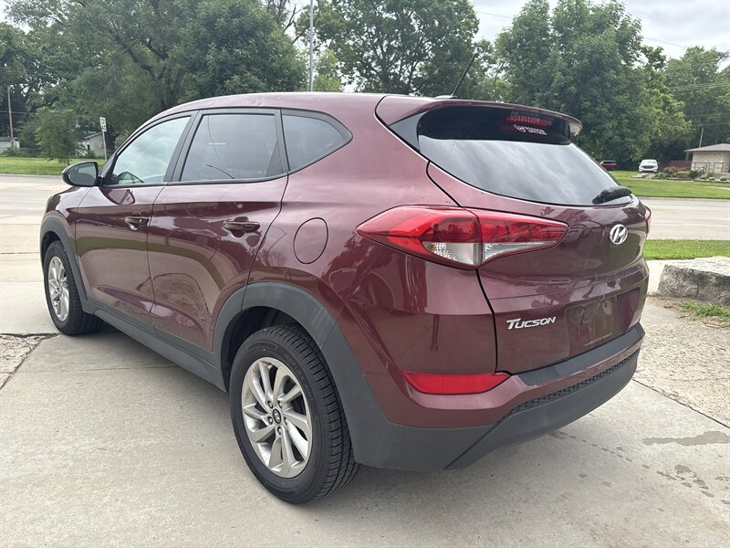 2016 Hyundai TUCSON SE   - Photo 4 - Topeka, KS 66608