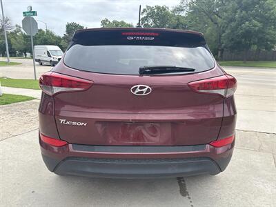 2016 Hyundai TUCSON SE - Photo 5 - Topeka, KS 66608