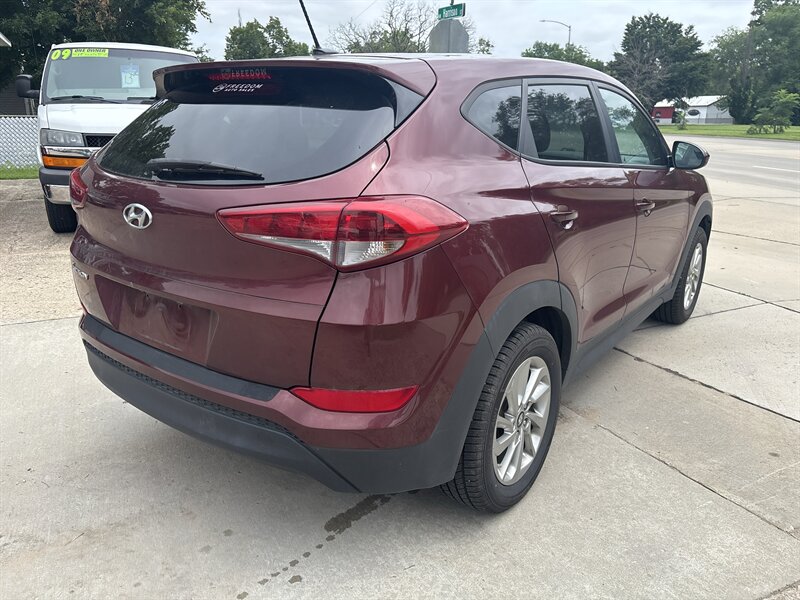2016 Hyundai TUCSON SE   - Photo 6 - Topeka, KS 66608