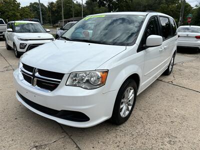 2014 Dodge Grand Caravan SXT   - Photo 2 - Topeka, KS 66608