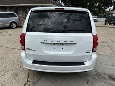 2014 Dodge Grand Caravan SXT   - Photo 7 - Topeka, KS 66608