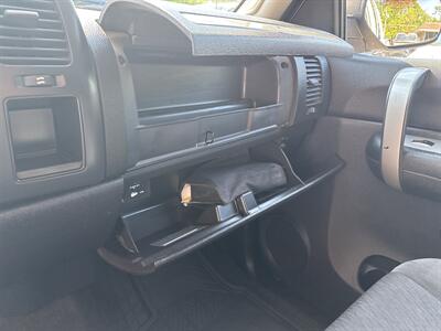 2009 Chevrolet Silverado 2500 HD LT   - Photo 21 - Topeka, KS 66608