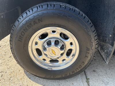 2009 Chevrolet Silverado 2500 HD LT   - Photo 10 - Topeka, KS 66608