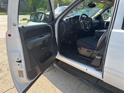 2009 Chevrolet Silverado 2500 HD LT   - Photo 14 - Topeka, KS 66608