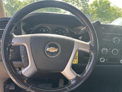 2009 Chevrolet Silverado 2500 HD LT   - Photo 18 - Topeka, KS 66608
