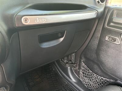 2014 Jeep Wrangler Rubicon   - Photo 34 - Topeka, KS 66608