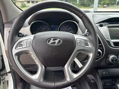 2010 Hyundai TUCSON Limited - Photo 15 - Topeka, KS 66608