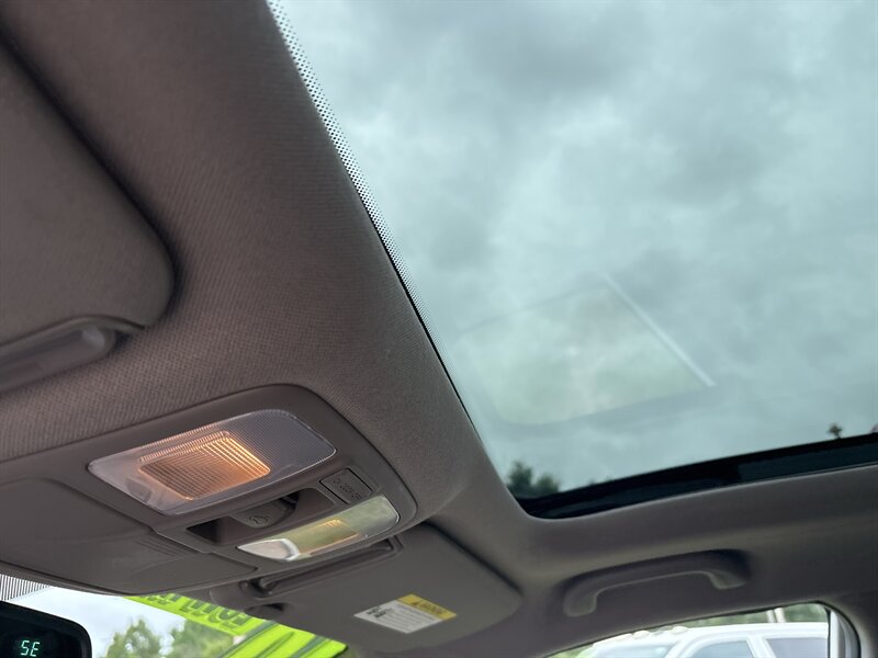 2010 Hyundai TUCSON Limited - Photo 19 - Topeka, KS 66608