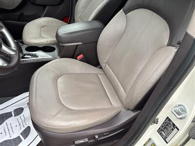 2010 Hyundai TUCSON Limited - Photo 13 - Topeka, KS 66608