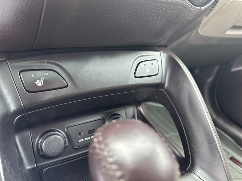 2010 Hyundai TUCSON Limited - Photo 17 - Topeka, KS 66608