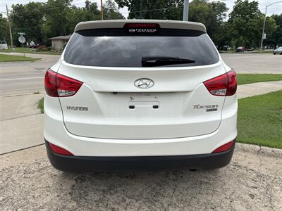 2010 Hyundai TUCSON Limited - Photo 4 - Topeka, KS 66608