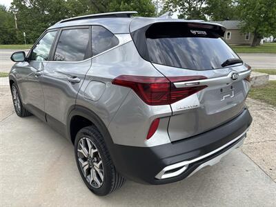 2021 Kia Seltos EX   - Photo 4 - Topeka, KS 66608