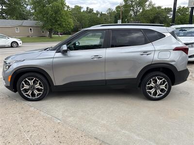 2021 Kia Seltos EX   - Photo 5 - Topeka, KS 66608