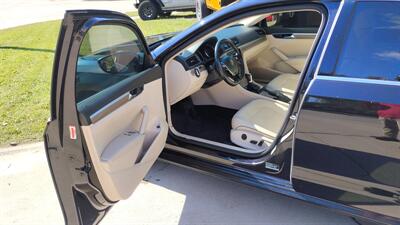 2018 Volkswagen Passat 2.0T SE - Photo 10 - Topeka, KS 66608