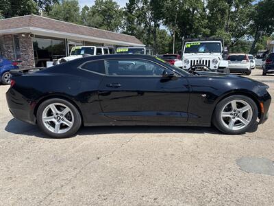 2018 Chevrolet Camaro LT   - Photo 2 - Topeka, KS 66608
