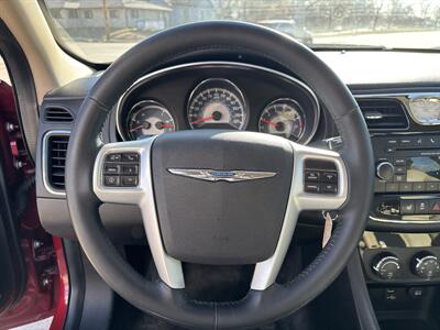 2013 Chrysler 200 Limited   - Photo 15 - Topeka, KS 66608