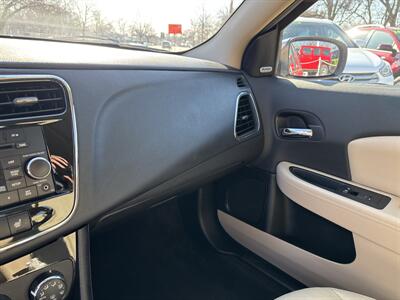 2013 Chrysler 200 Limited   - Photo 18 - Topeka, KS 66608