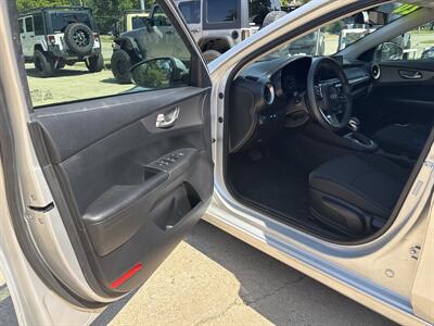 2020 Kia Forte FE   - Photo 10 - Topeka, KS 66608