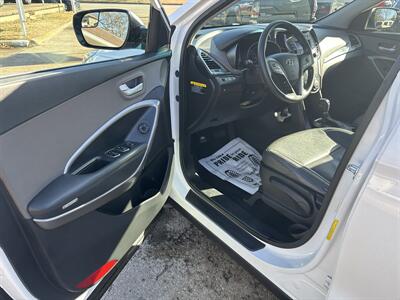 2016 Hyundai SANTA FE Sport 2.4L   - Photo 10 - Topeka, KS 66608