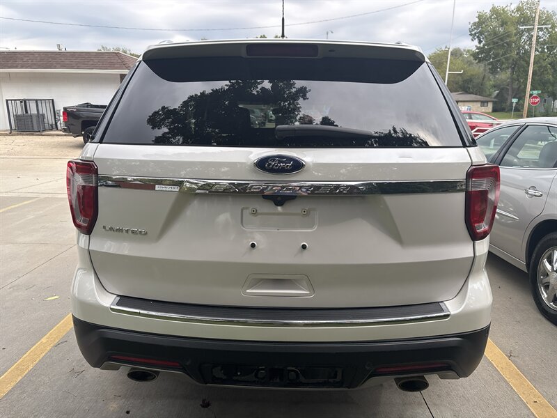 2018 Ford Explorer Limited   - Photo 4 - Topeka, KS 66608
