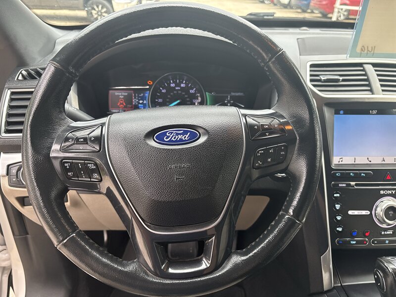 2018 Ford Explorer Limited   - Photo 16 - Topeka, KS 66608