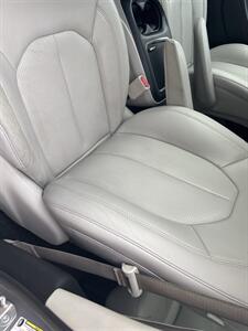 2017 Chrysler Pacifica Touring-L Plus   - Photo 6 - Topeka, KS 66608