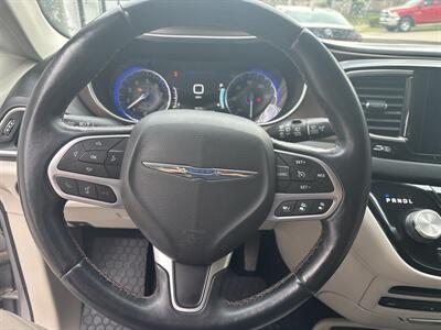 2017 Chrysler Pacifica Touring-L Plus   - Photo 9 - Topeka, KS 66608
