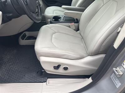 2017 Chrysler Pacifica Touring-L Plus   - Photo 5 - Topeka, KS 66608