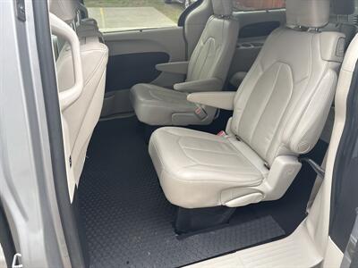 2017 Chrysler Pacifica Touring-L Plus   - Photo 22 - Topeka, KS 66608