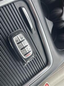 2017 Chrysler Pacifica Touring-L Plus   - Photo 18 - Topeka, KS 66608