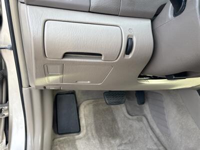 2004 Toyota Camry LE   - Photo 14 - Topeka, KS 66608