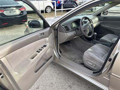 2004 Toyota Camry LE   - Photo 10 - Topeka, KS 66608