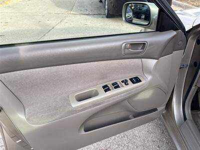 2004 Toyota Camry LE   - Photo 11 - Topeka, KS 66608