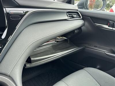 2022 Toyota Camry Hybrid LE - Photo 22 - Topeka, KS 66608
