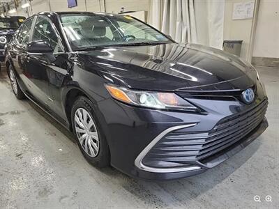 2022 Toyota Camry Hybrid LE   - Photo 1 - Topeka, KS 66608
