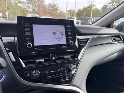 2022 Toyota Camry Hybrid LE - Photo 18 - Topeka, KS 66608
