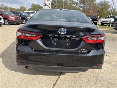2022 Toyota Camry Hybrid LE - Photo 4 - Topeka, KS 66608