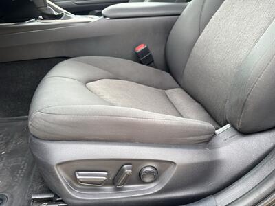 2022 Toyota Camry Hybrid LE - Photo 14 - Topeka, KS 66608