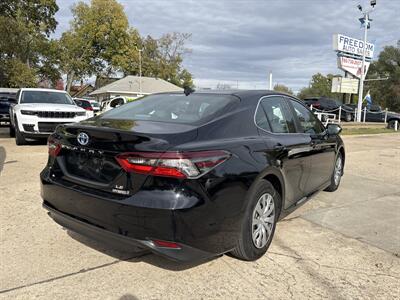 2022 Toyota Camry Hybrid LE - Photo 3 - Topeka, KS 66608