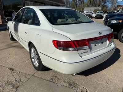 2006 Hyundai Azera Limited   - Photo 8 - Topeka, KS 66608