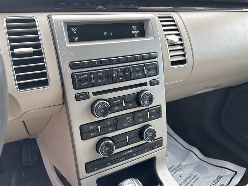 2012 Ford Flex SEL - Photo 13 - Topeka, KS 66608